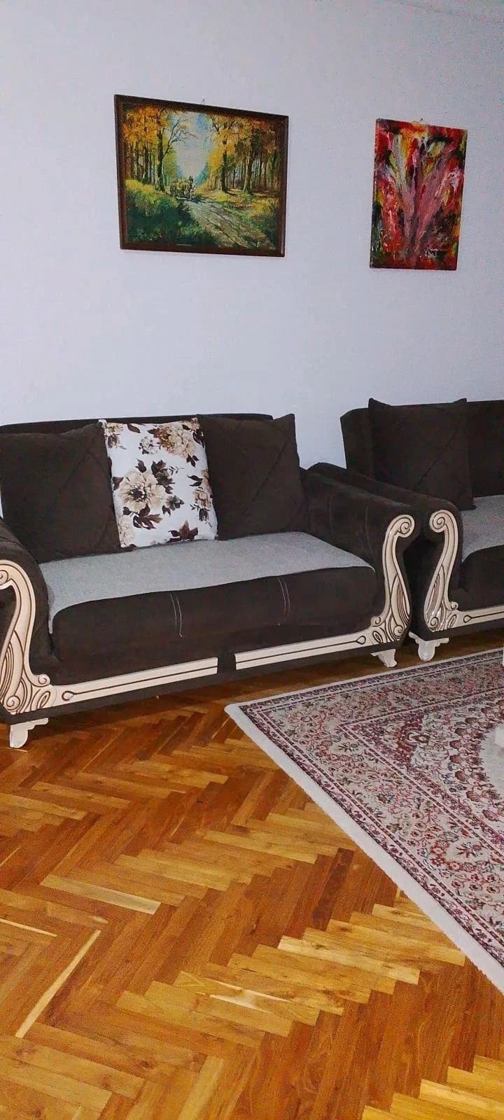 Ulëse salloni — foto 2 nga 2