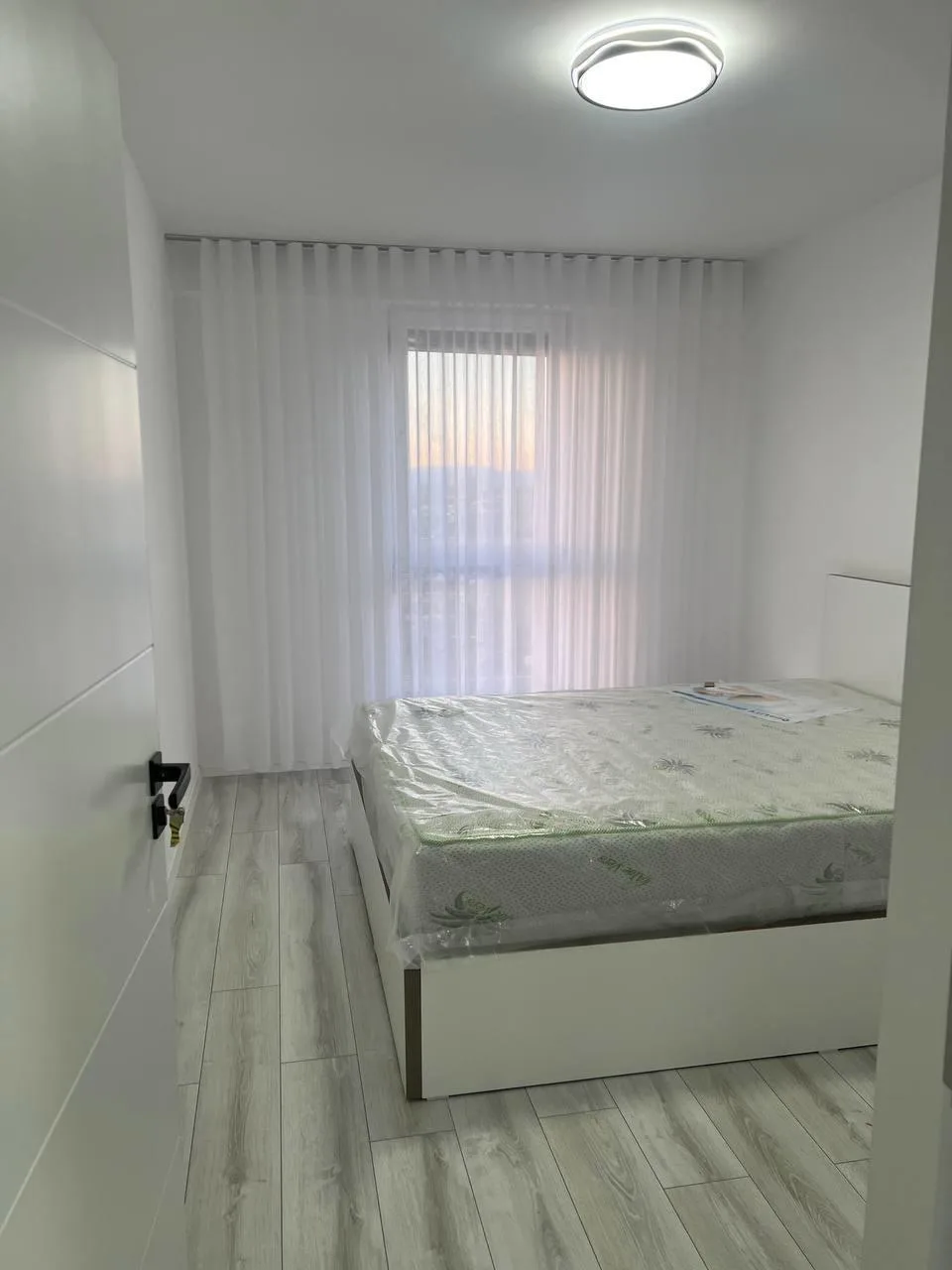 Banesë 3+1 me qira - Fushë Kosovë — foto 2 nga 6