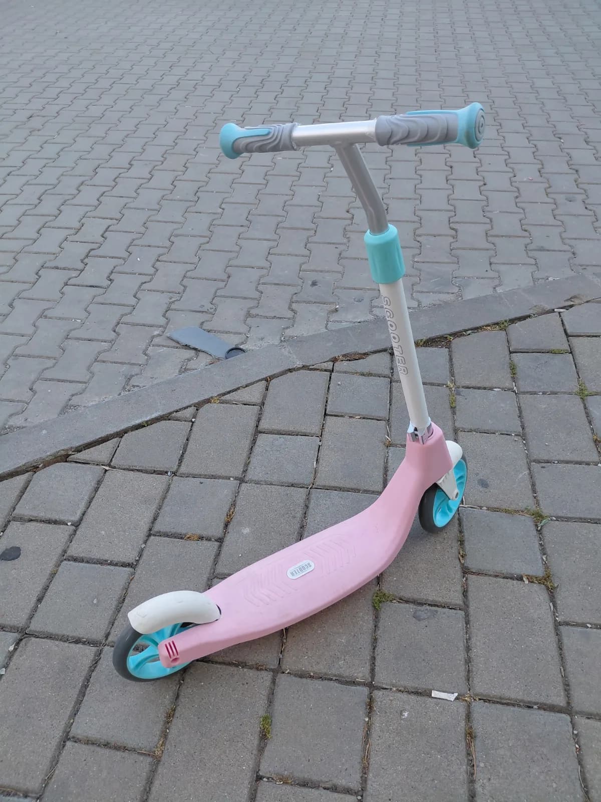 Shitet trotinet për fëmijë — foto 1 nga 3