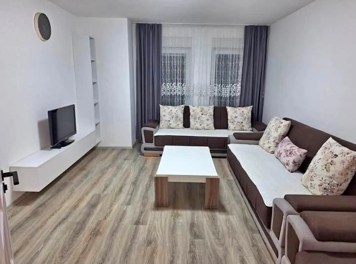 Banesë 4 dhomëshe me qira në Fushë Kosovë — foto 1 nga 8