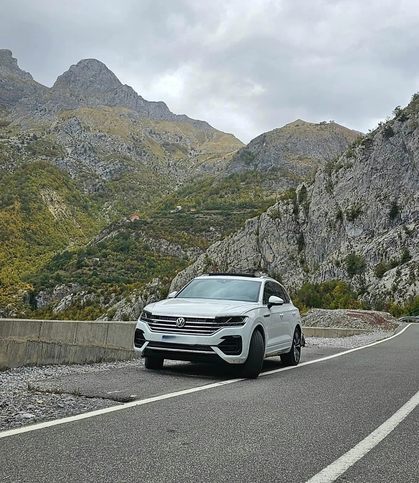 Volkswagen Touareg 3.0 V6 TDI SCR — 12/2019 — Black Edition — foto 2 nga 9