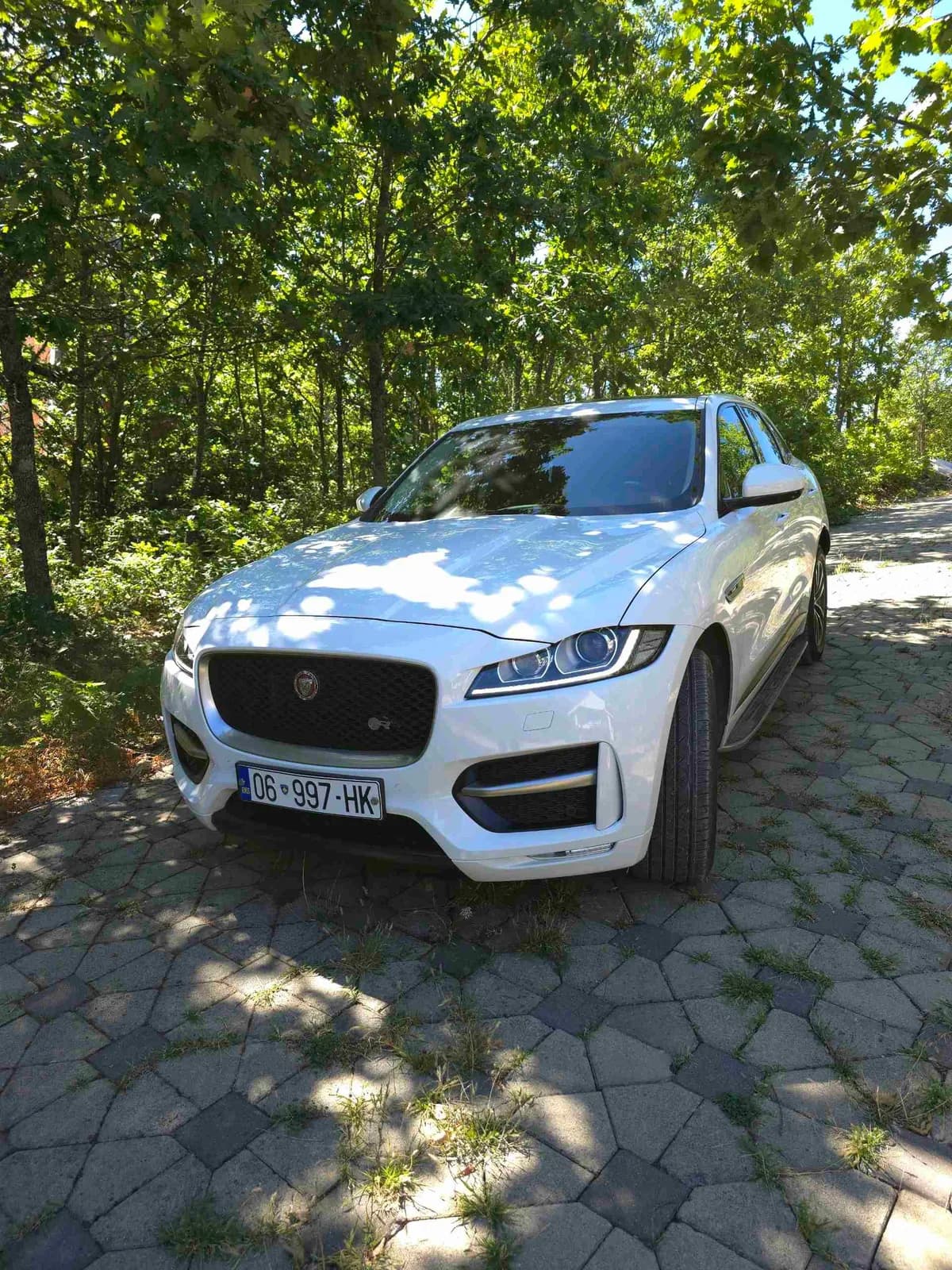Jaguar F-Pace R Sport 4WD 2.0, nga Koreja — foto 1 nga 12