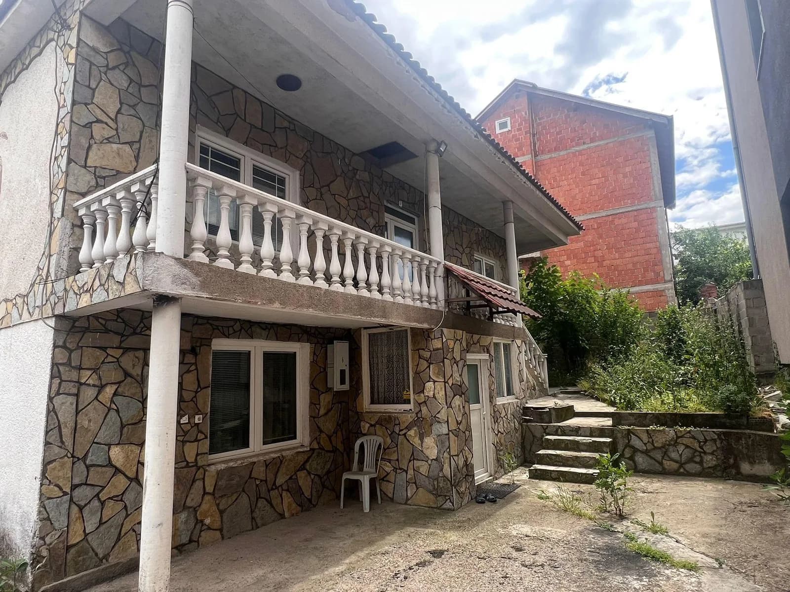 Shtëpi në shitje - Gjilan — foto 1 nga 4