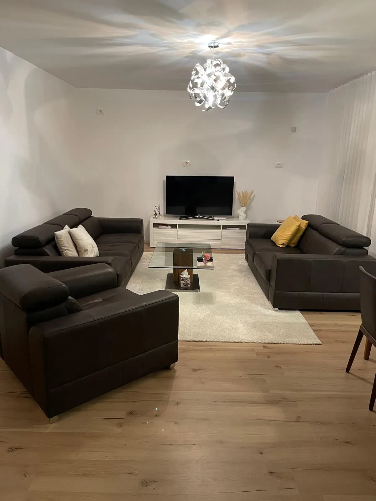 Shtëpi 165 m2 e mobiluar, në shitje – Gjilan — foto 1 nga 11