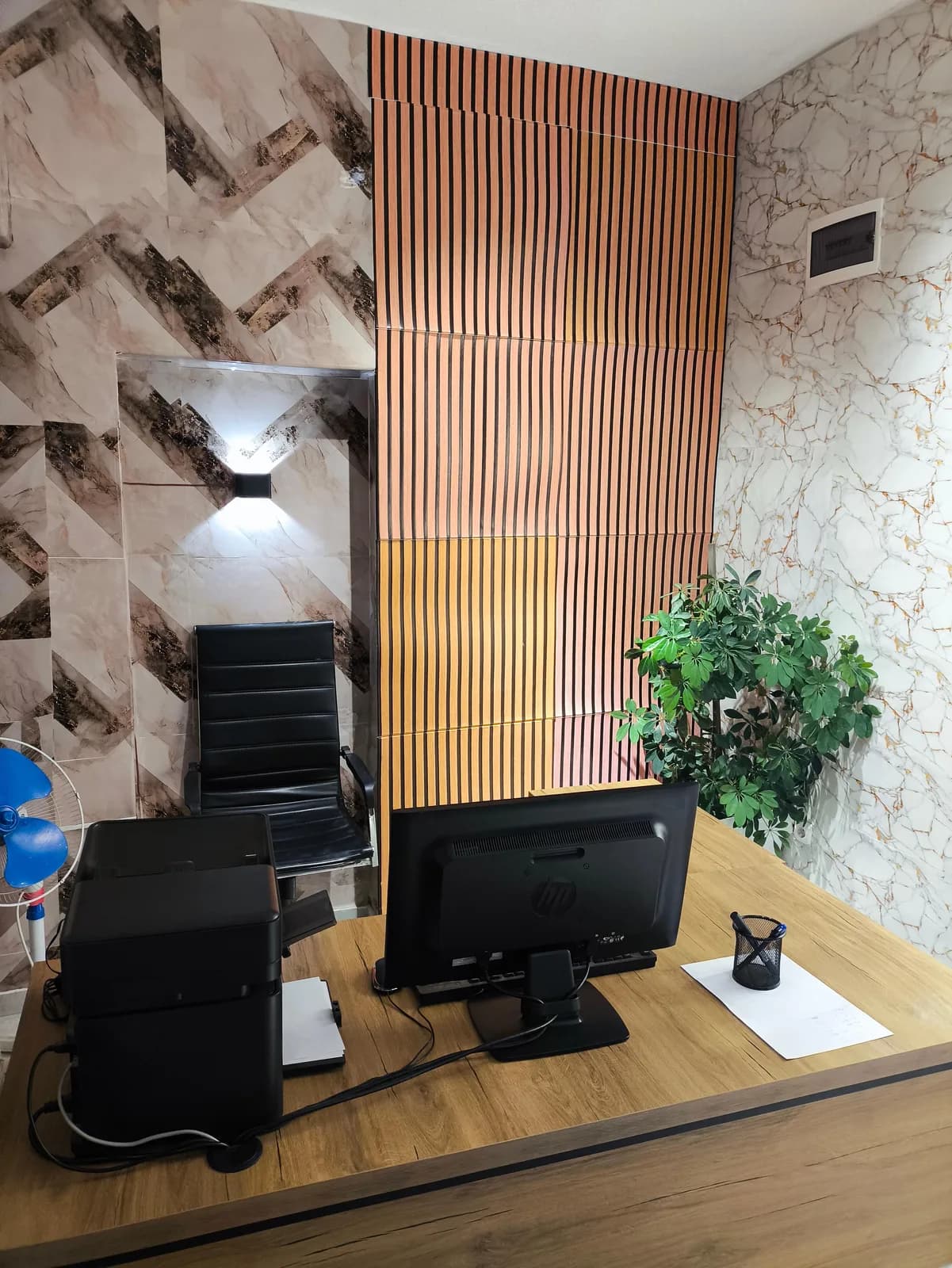 Lokal i vogël me qira — foto 1 nga 9
