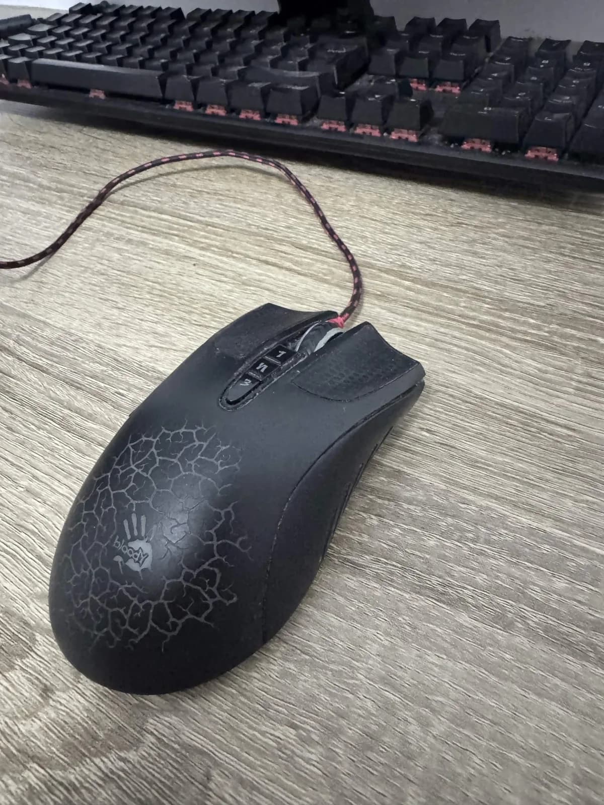 A4Tech Bloody A90 – maus gaming me kabllo — foto 1 nga 3