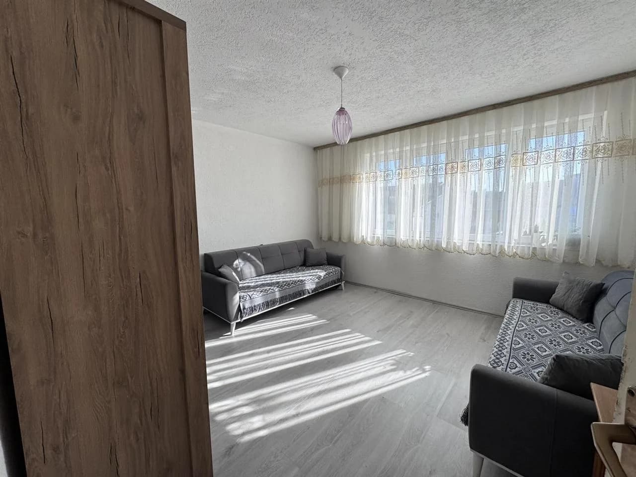 Shitet banesë në qendër — foto 1 nga 7