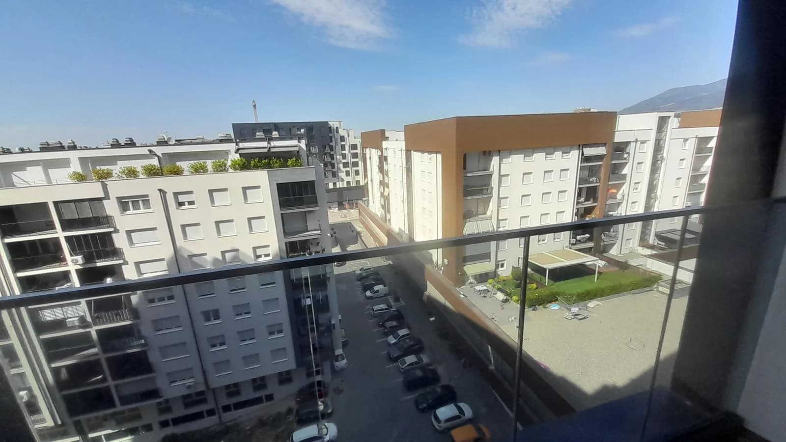 Banesë e re pa mobilje në Prizren — foto 1 nga 11