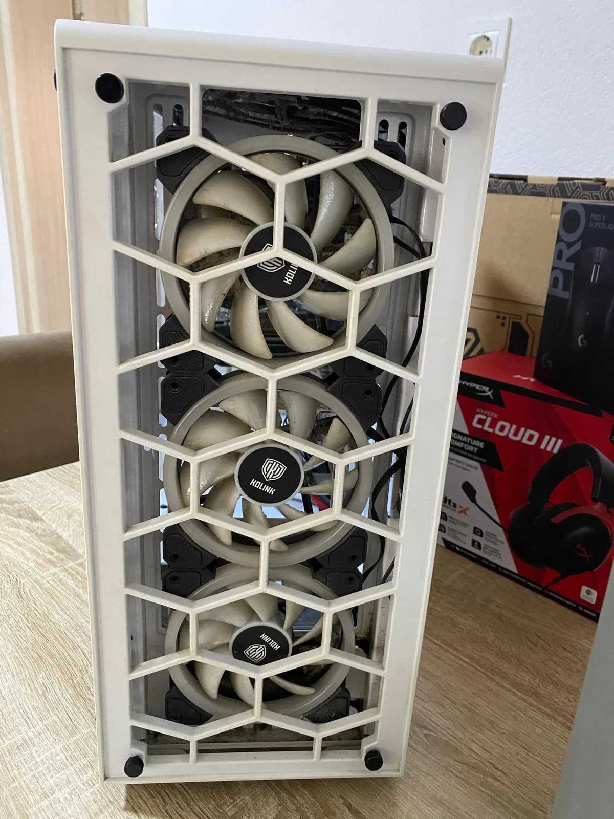 Komplet gaming PC: 2 monitorë, Superlight 2 dhe HyperX Cloud III — foto 2 nga 6