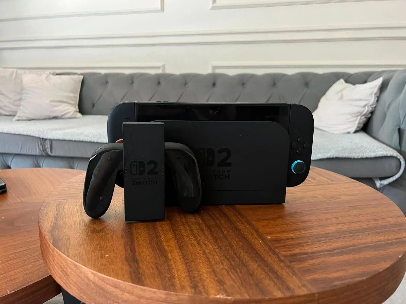Shitet Nintendo Switch 2 — foto 1 nga 3