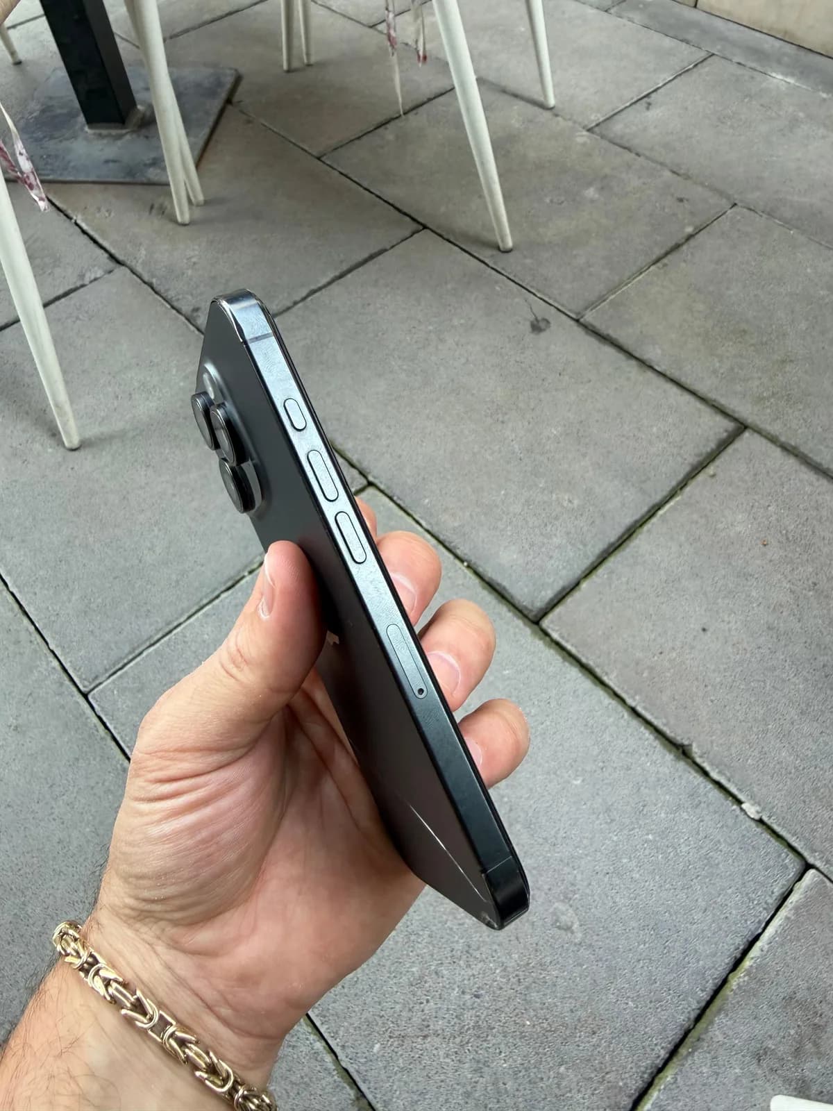 iPhone 16 Pro CE — foto 2 nga 6