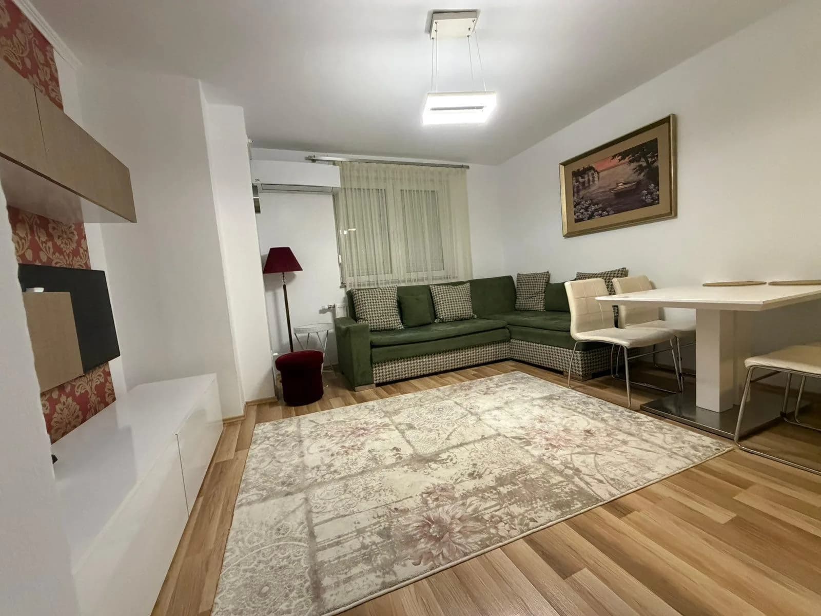 Banesë 79 m² në shitje, totalisht e mobiluar dhe e gatshme për banim — foto 2 nga 7