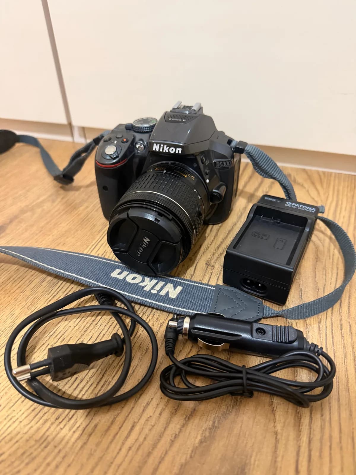 Nikon D5300 — aparat fotografik DSLR, 24.2 MP, me lente 18-55mm — foto 2 nga 8