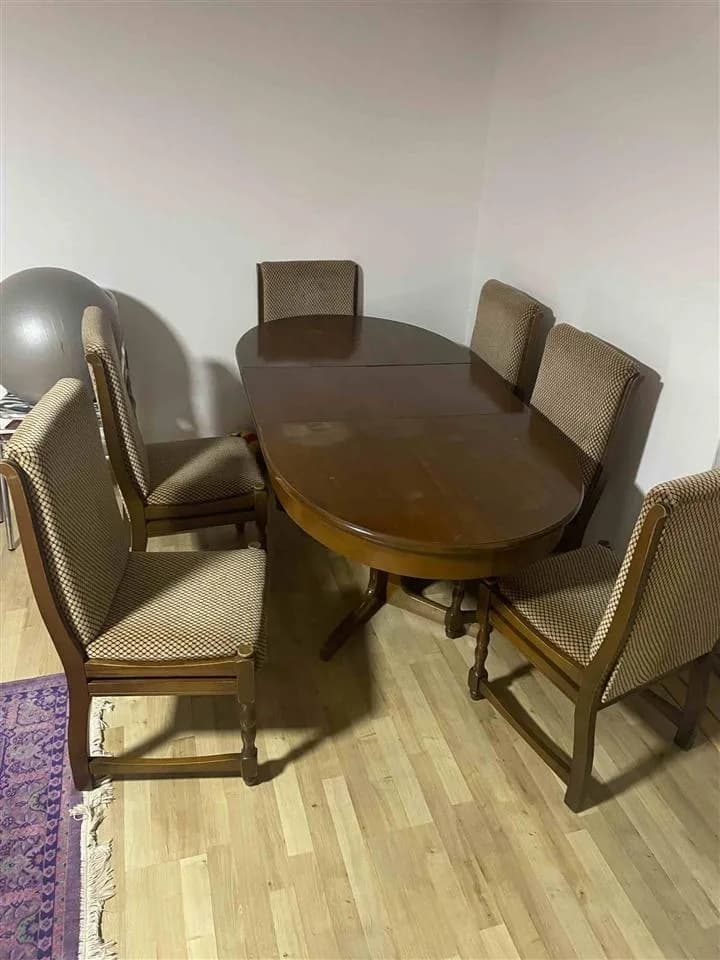 Tavolinë me 6 karrige — foto 1 nga 3
