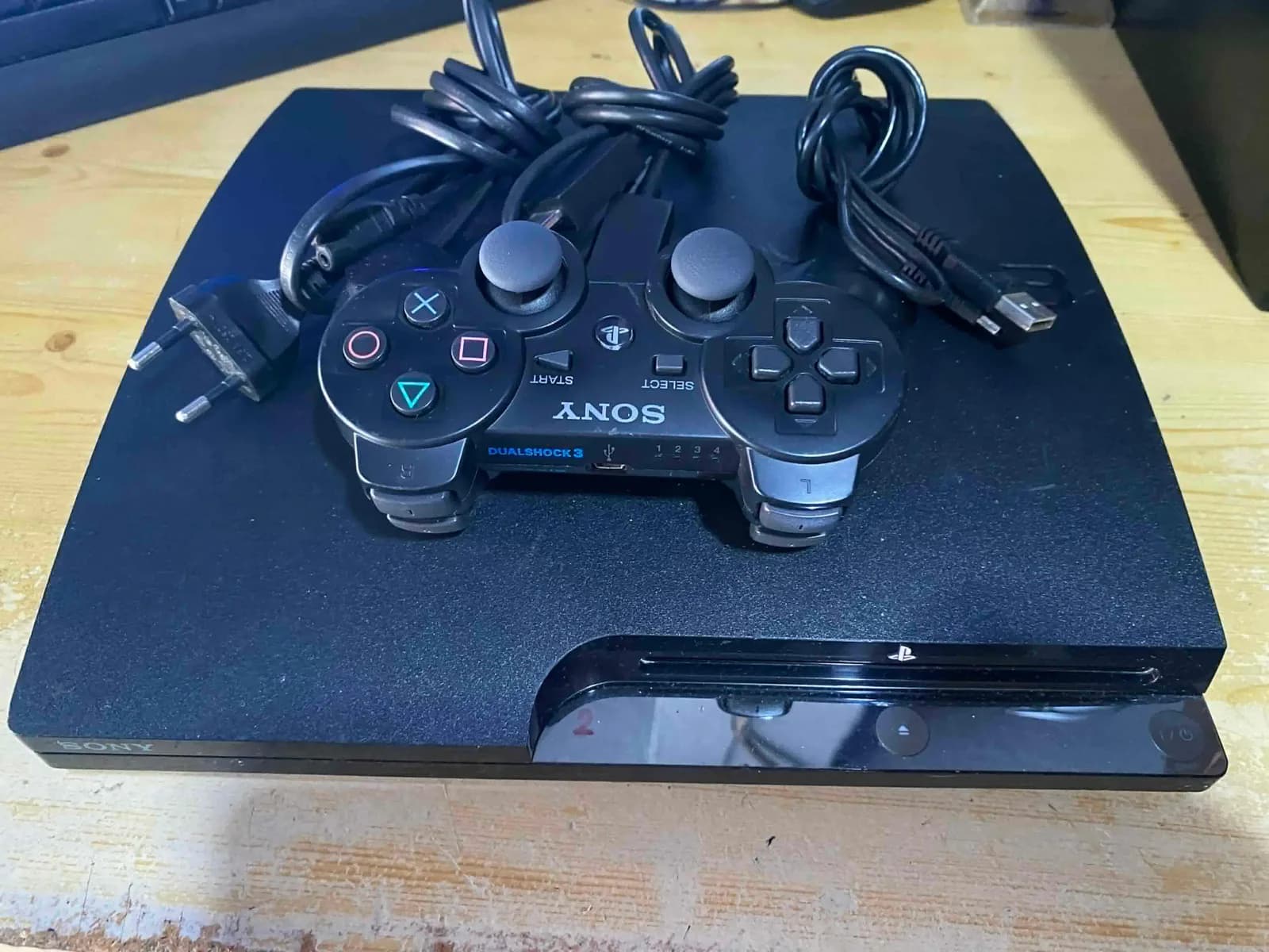 PS3 Slim, 31 lojëra, 6 muaj garanci, 044210686 — foto 1 nga 5