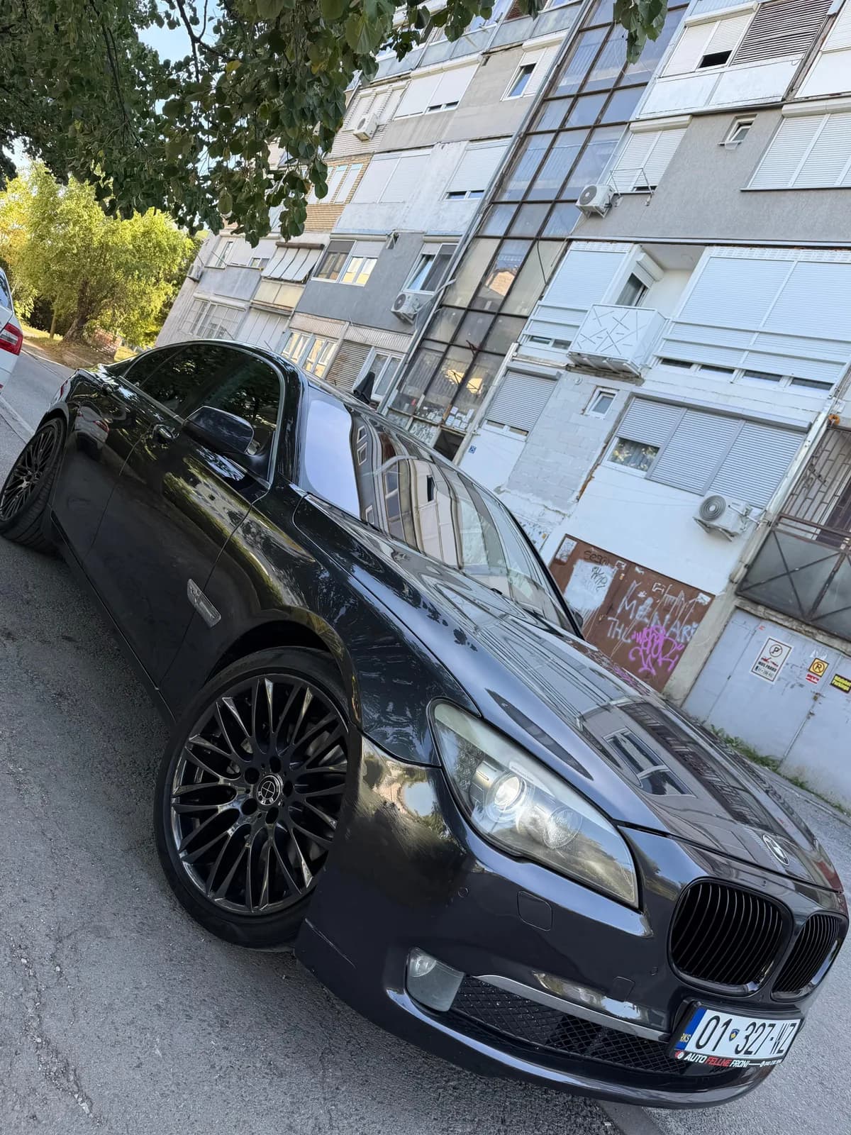 BMW 740d xDrive, Viti 2011 — foto 1 nga 11