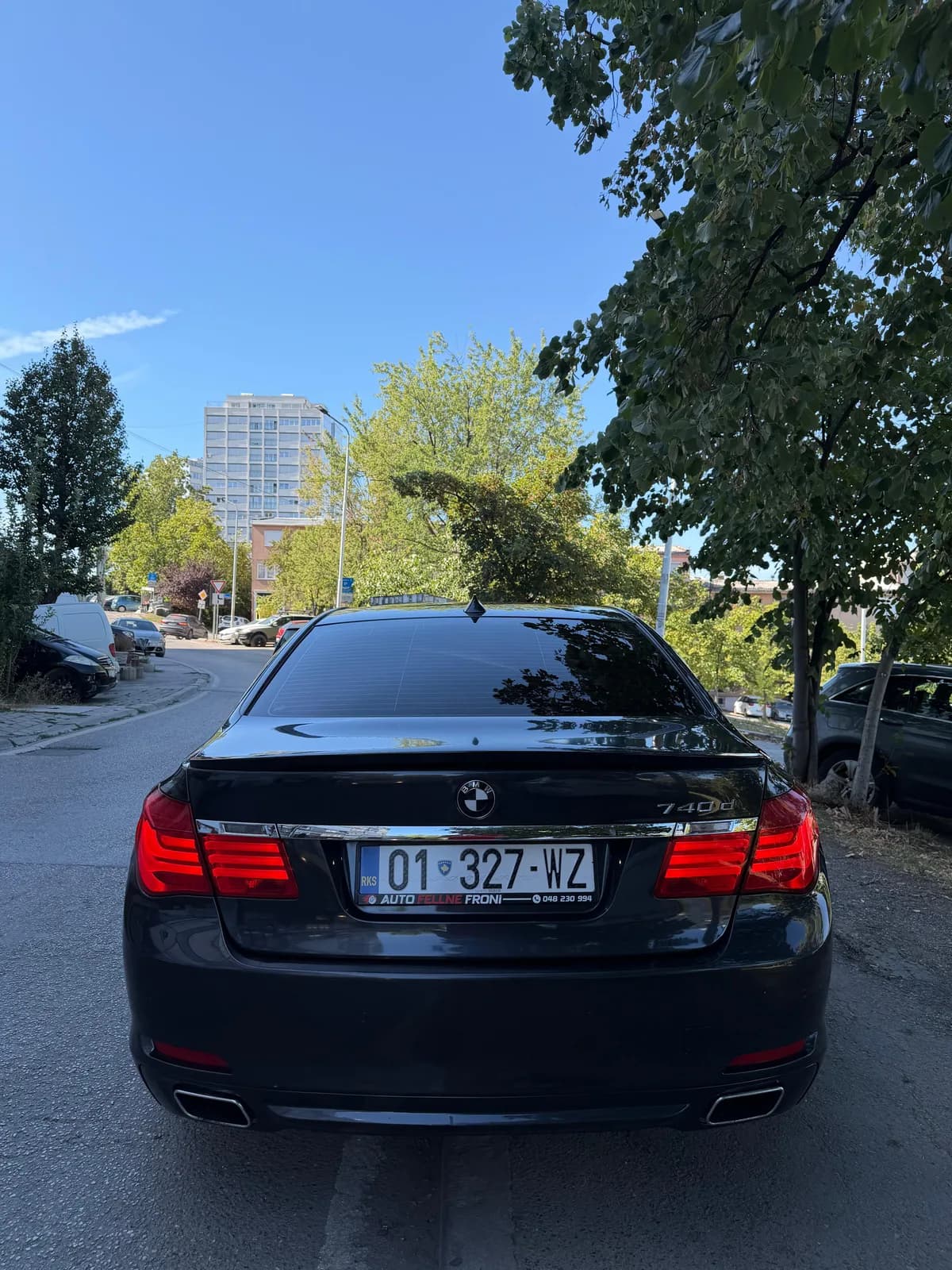 BMW 740d xDrive, Viti 2011 — foto 2 nga 11