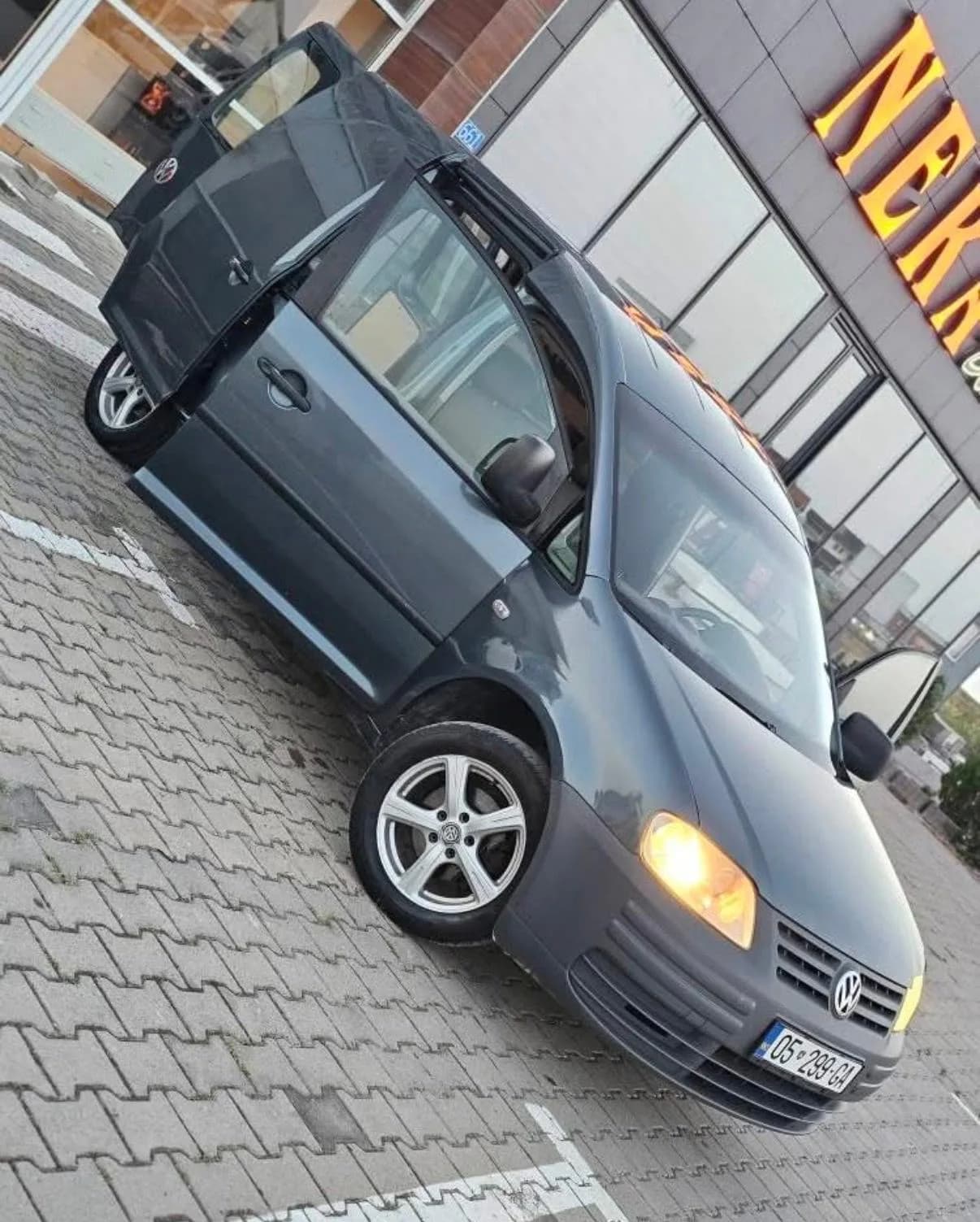 Caddy 1.9 TDI, Viti 2006 — foto 2 nga 8