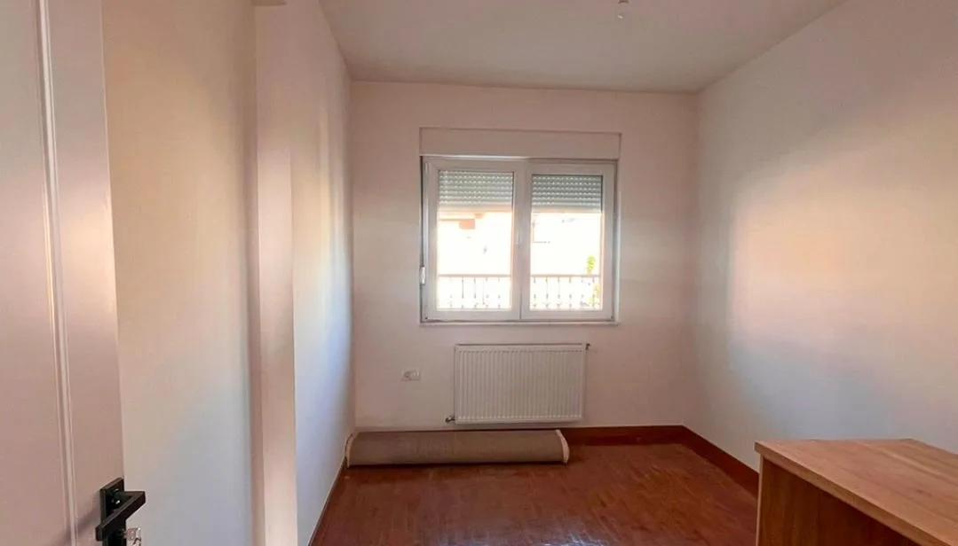 Penthouse 120m2 + 55m2 me qira në Prishtinë — foto 1 nga 10