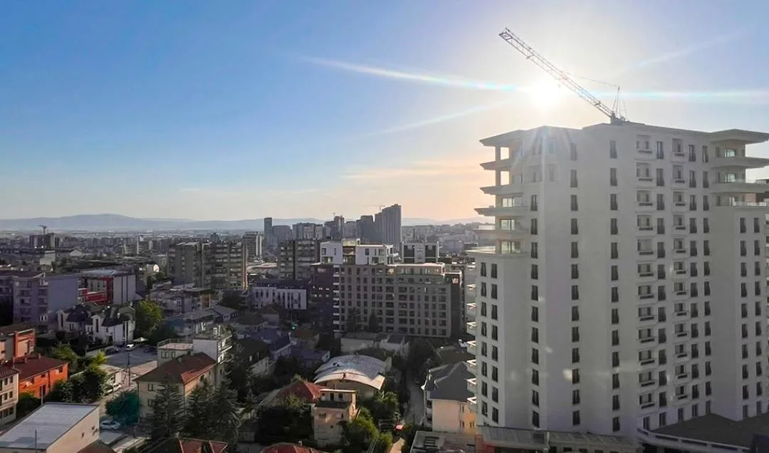 Penthouse 120m2 + 55m2 me qira në Prishtinë — foto 2 nga 10