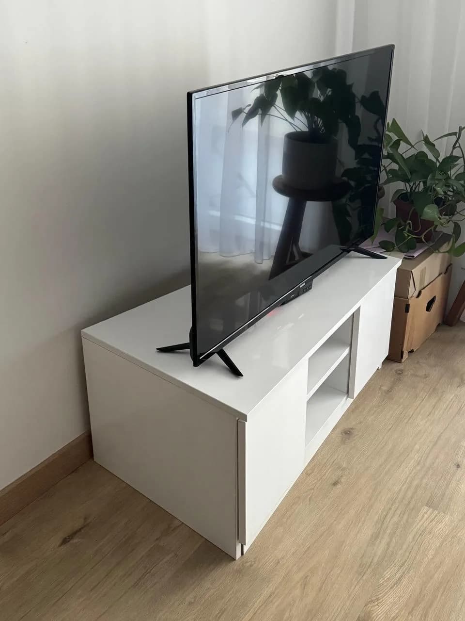 Komodinë për TV — foto 1 nga 3