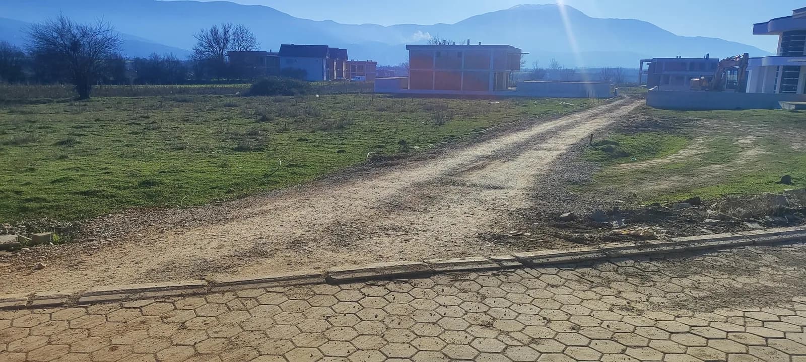 Shitet parcelë në rrugën e Nashecit, afër ABI Çarshisë — foto 2 nga 7