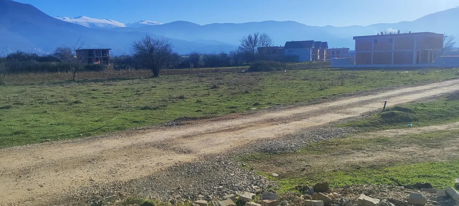 Shitet parcelë në rrugën e Nashecit, afër ABI Çarshisë — foto 1 nga 7
