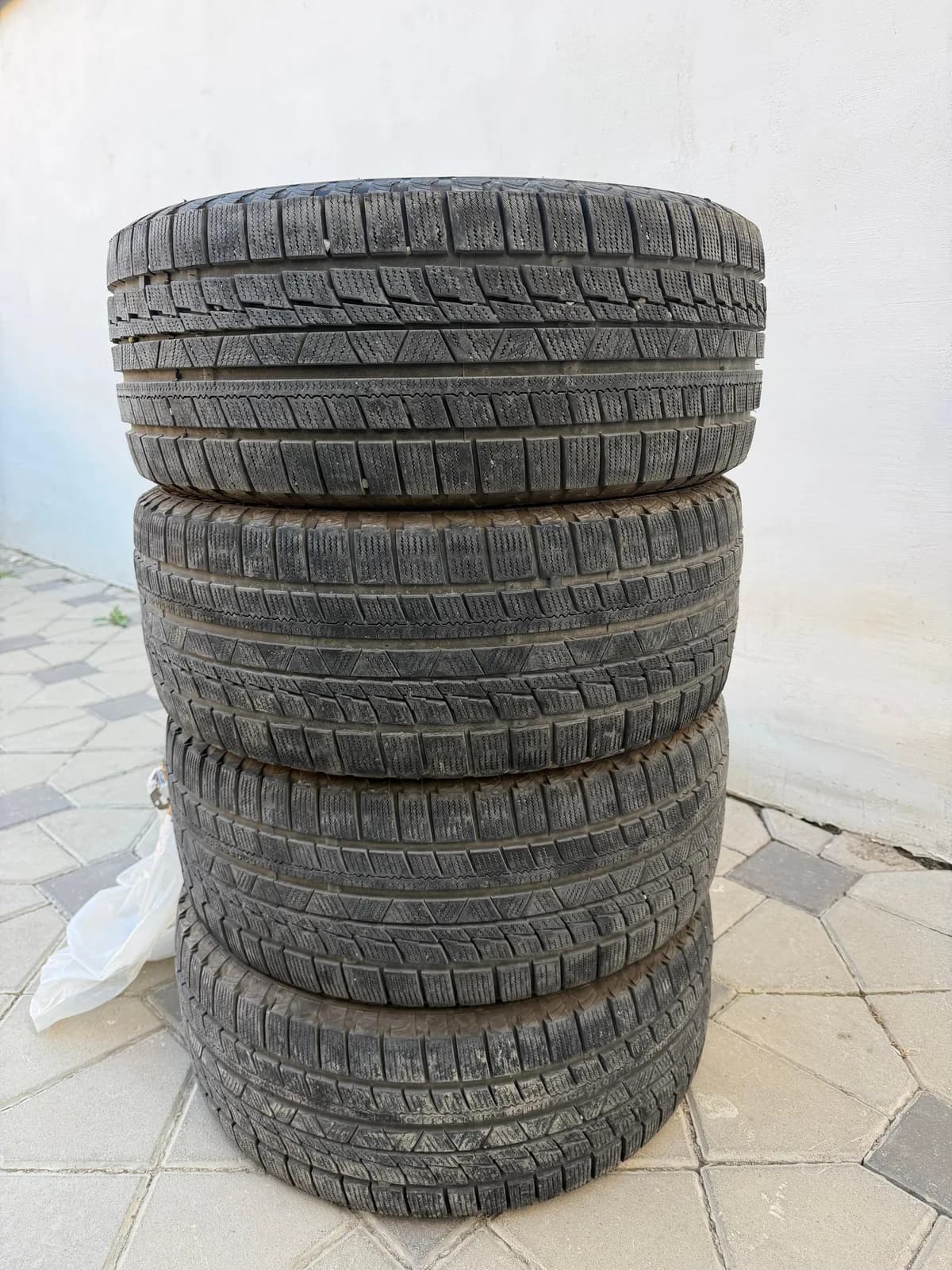 Goma dimërore 225/45/17, viti 2024 — foto 1 nga 4