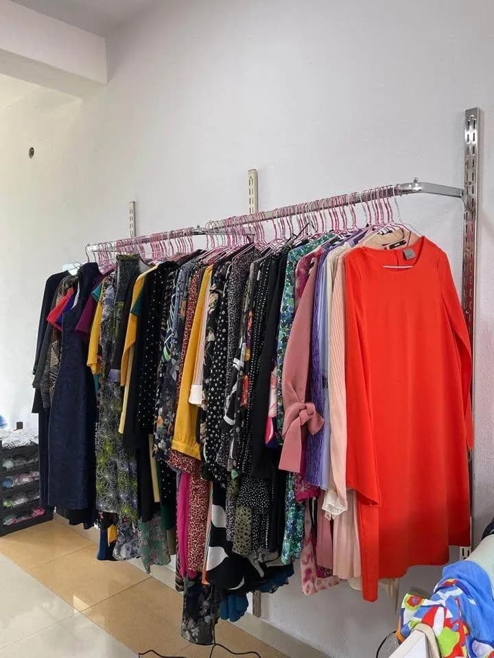 Shitet komplet malli i përdorur (second hand) — foto 1 nga 6
