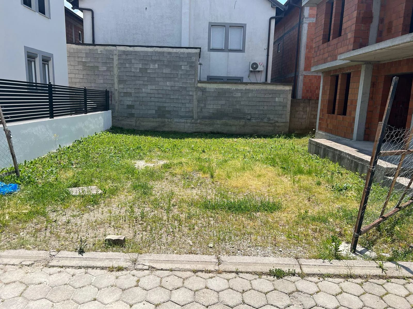 Shtëpi 260 m² në Prizren, me 3 ari tokë — foto 2 nga 11
