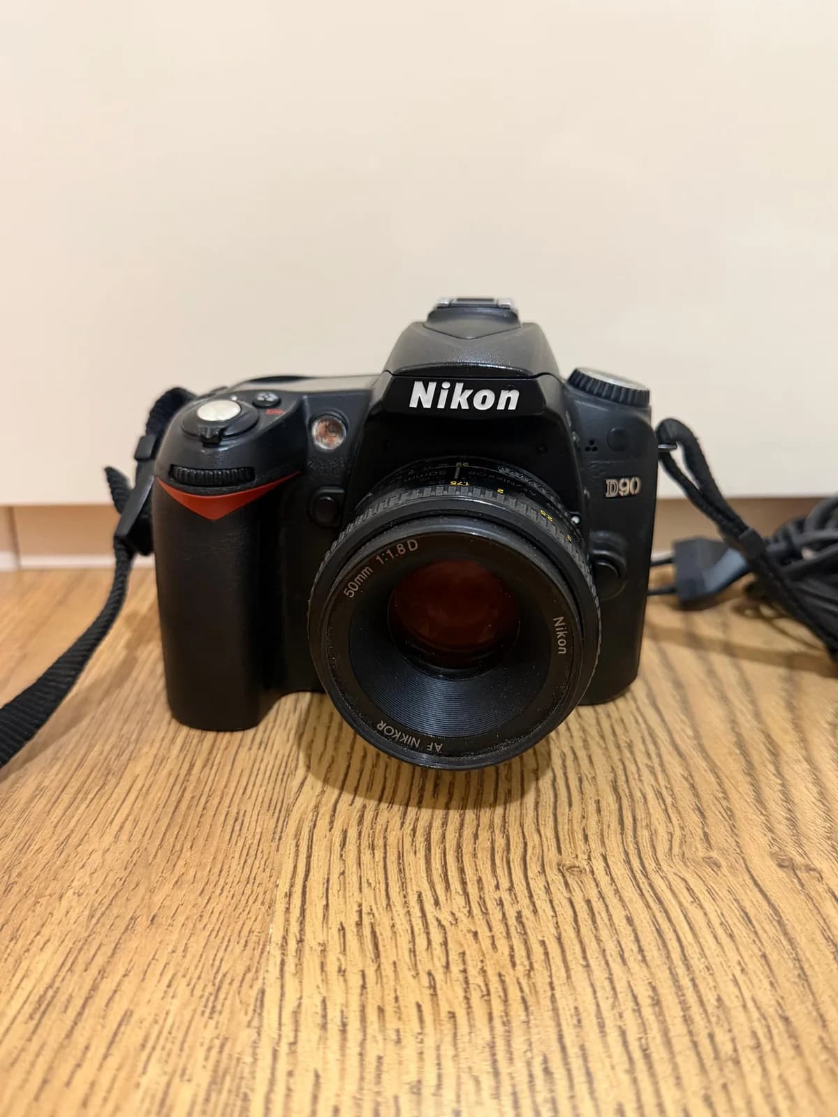 Nikon D90 — aparat fotografik DSLR, 12.3 MP, me lente 50mm f/1.8D — foto 2 nga 6