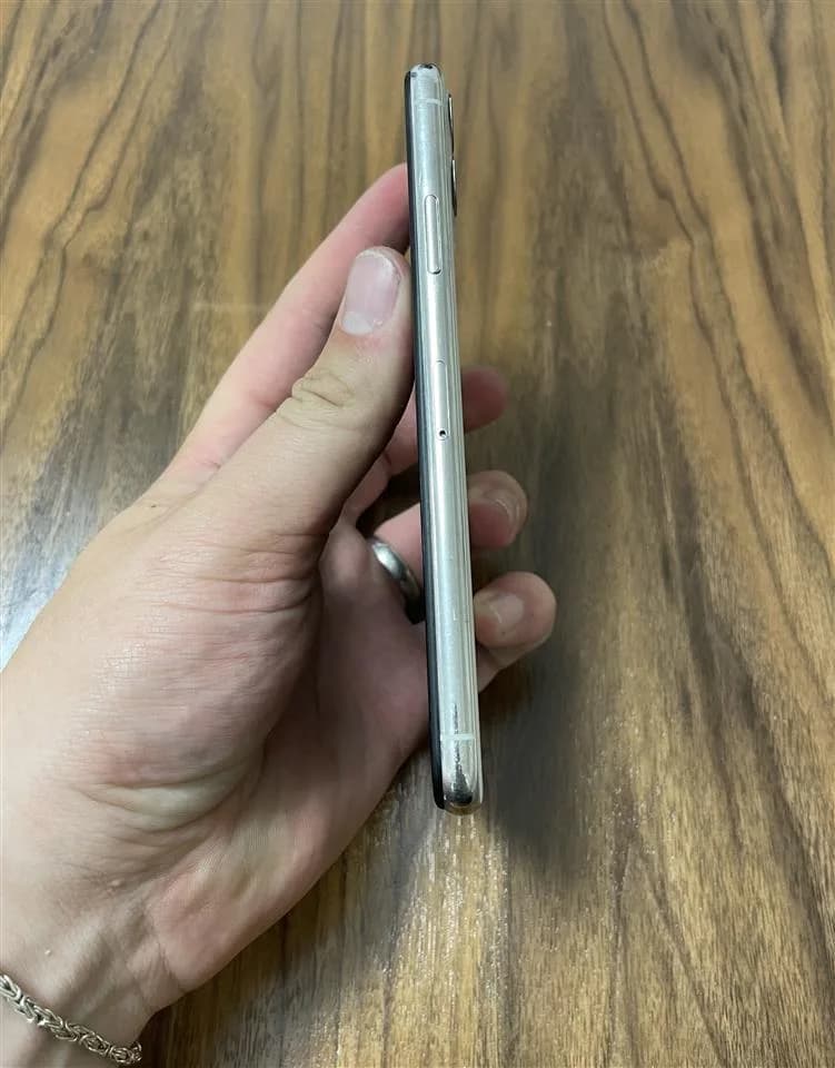 Shitet iPhone 11 Pro Max 64 GB — foto 2 nga 6