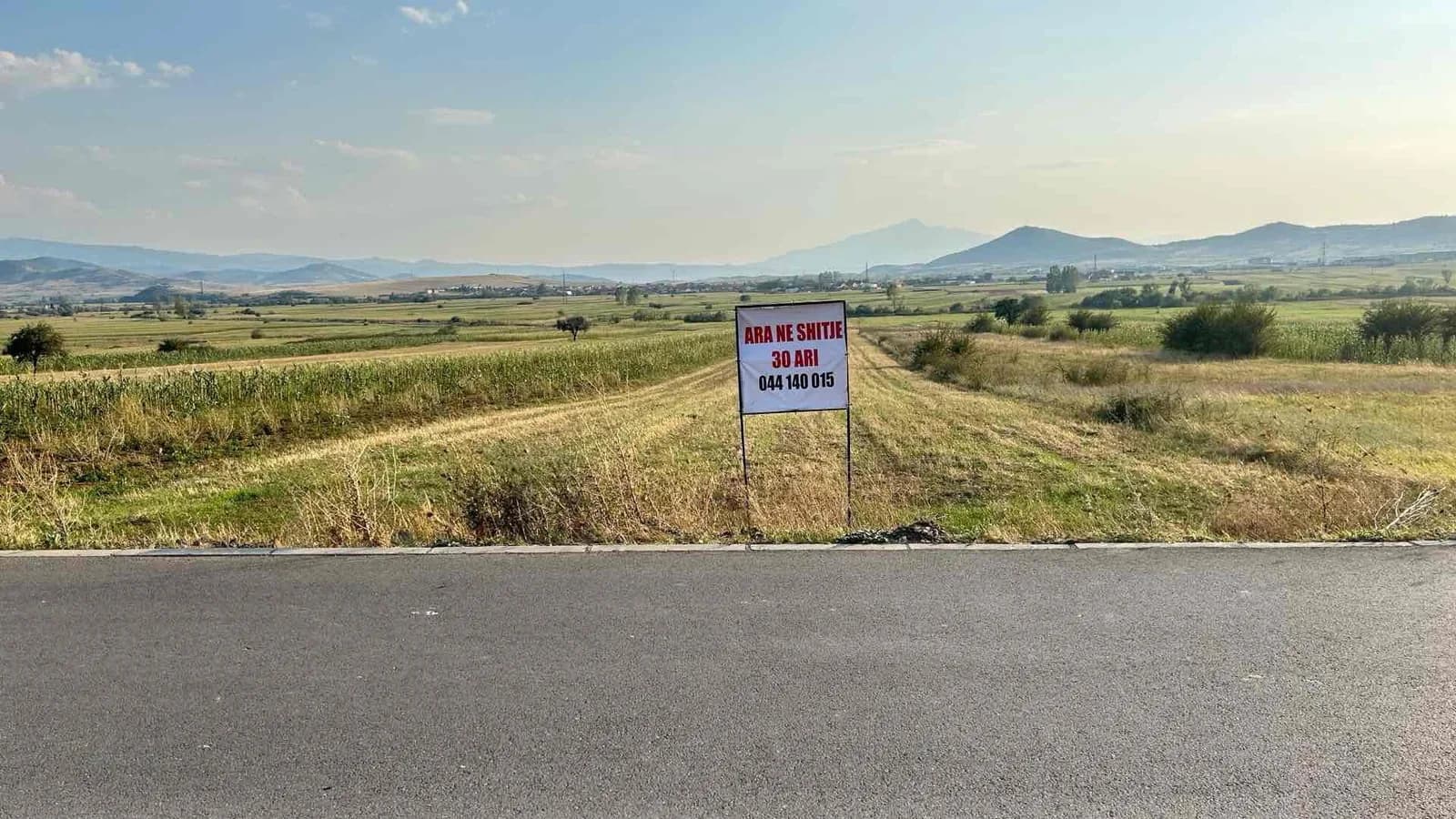 Tokë 30 ari në shitje — foto 1 nga 3