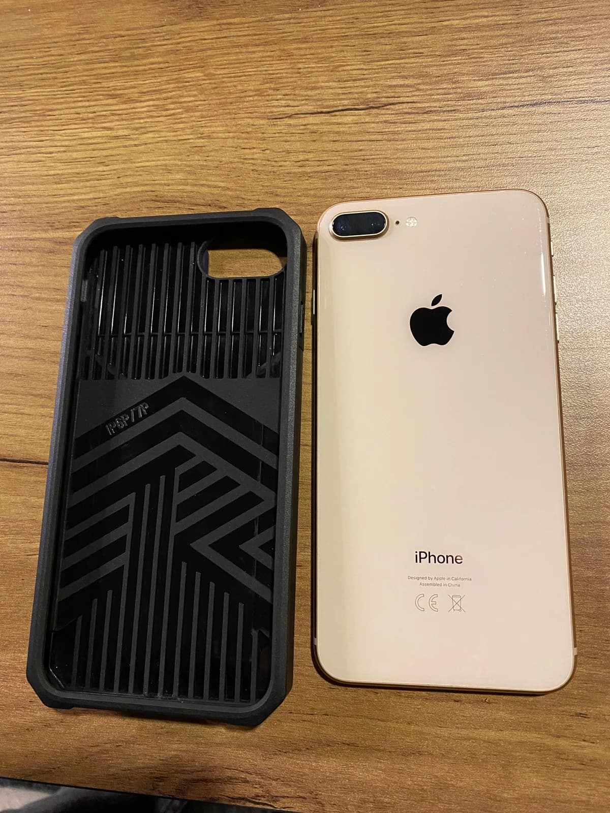 iPhone 8 Plus 64 GB, ngjyrë gold — foto 1 nga 8