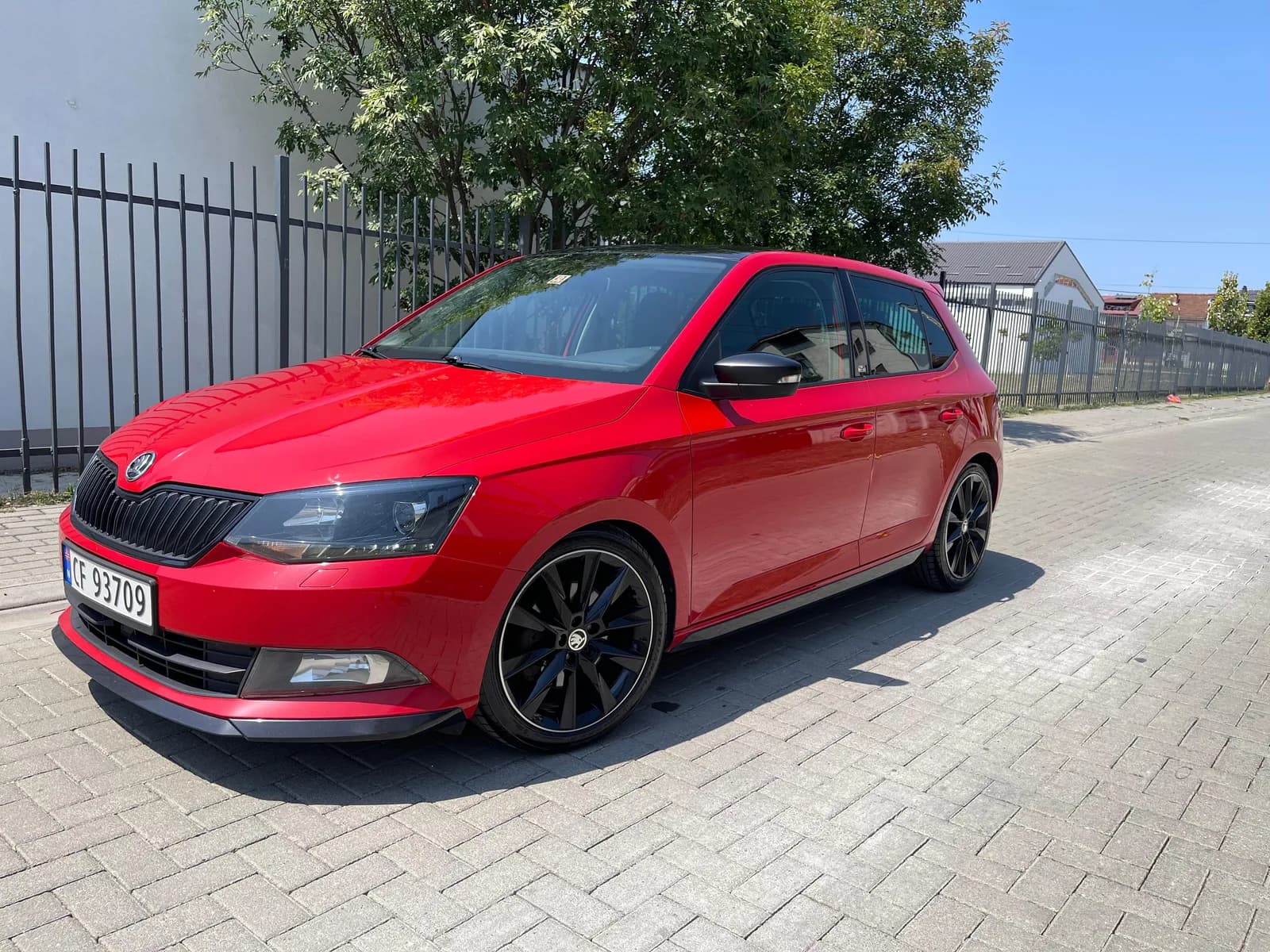 Škoda Fabia 1.0 TSI Monte Carlo — foto 2 nga 12