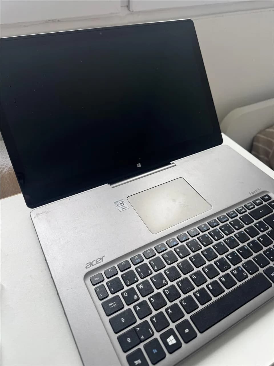 Laptop Acer Aspire R7 me ekran me prekje — foto 2 nga 3