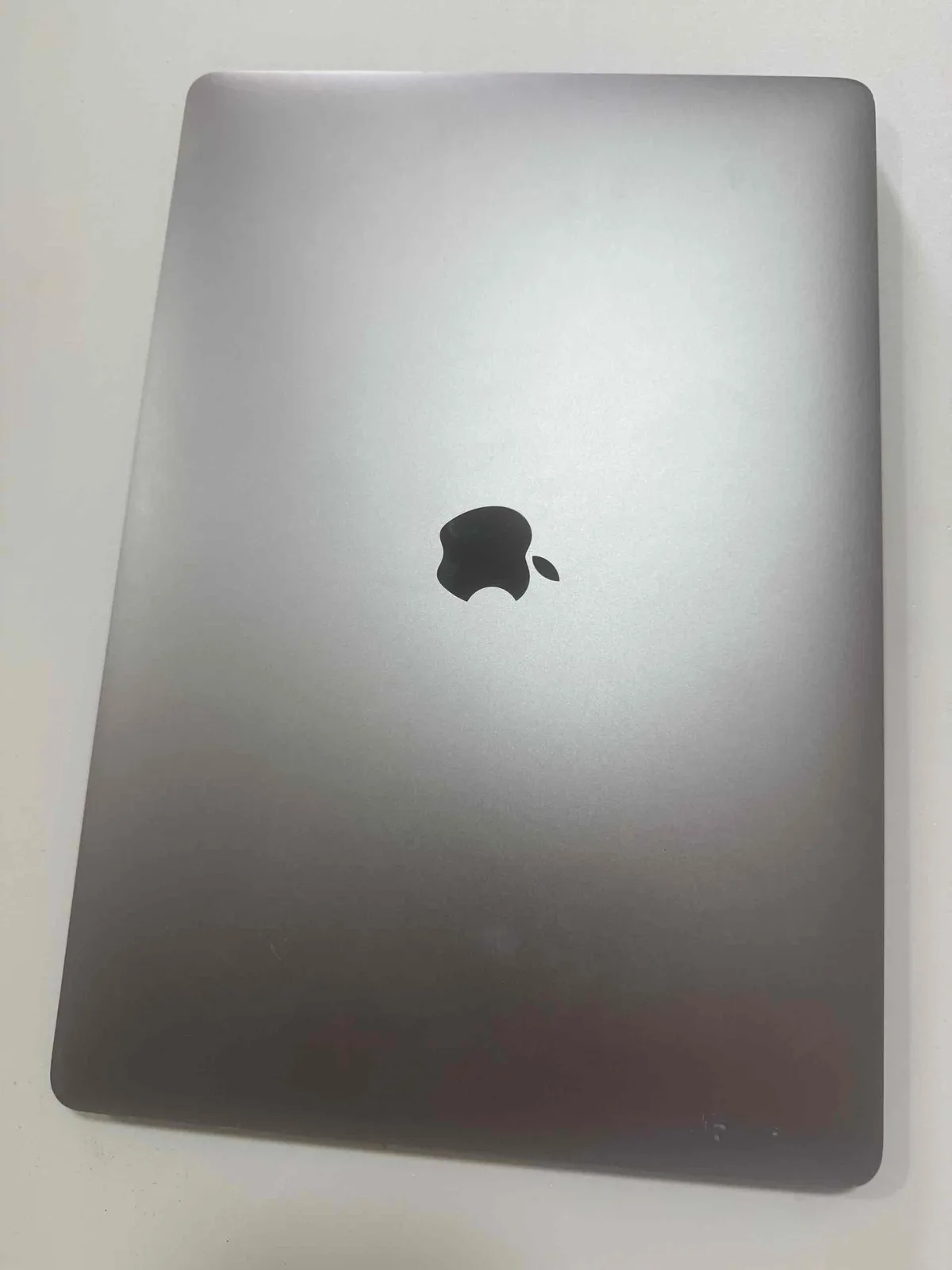 Laptop MacBook Pro — foto 1 nga 2