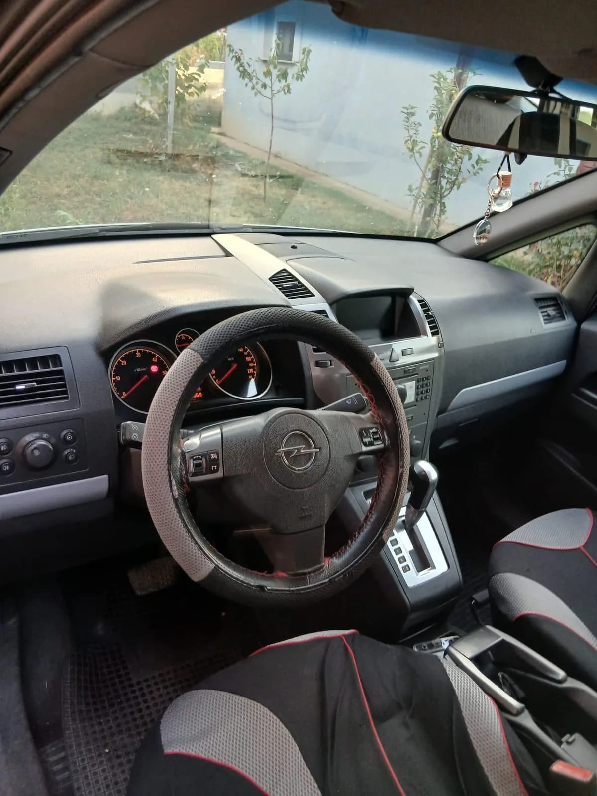 Opel Zafira 1.9 TDI, Dizel, Automatik, Viti 2006 — foto 2 nga 10