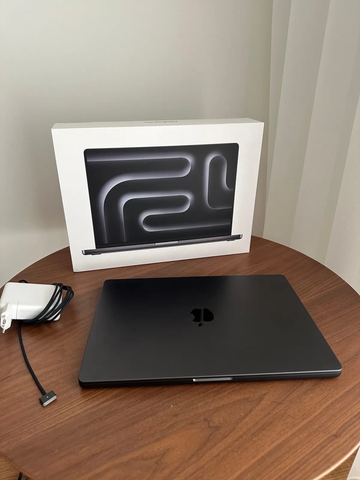 MacBook Pro 16", 48 GB RAM — foto 1 nga 2