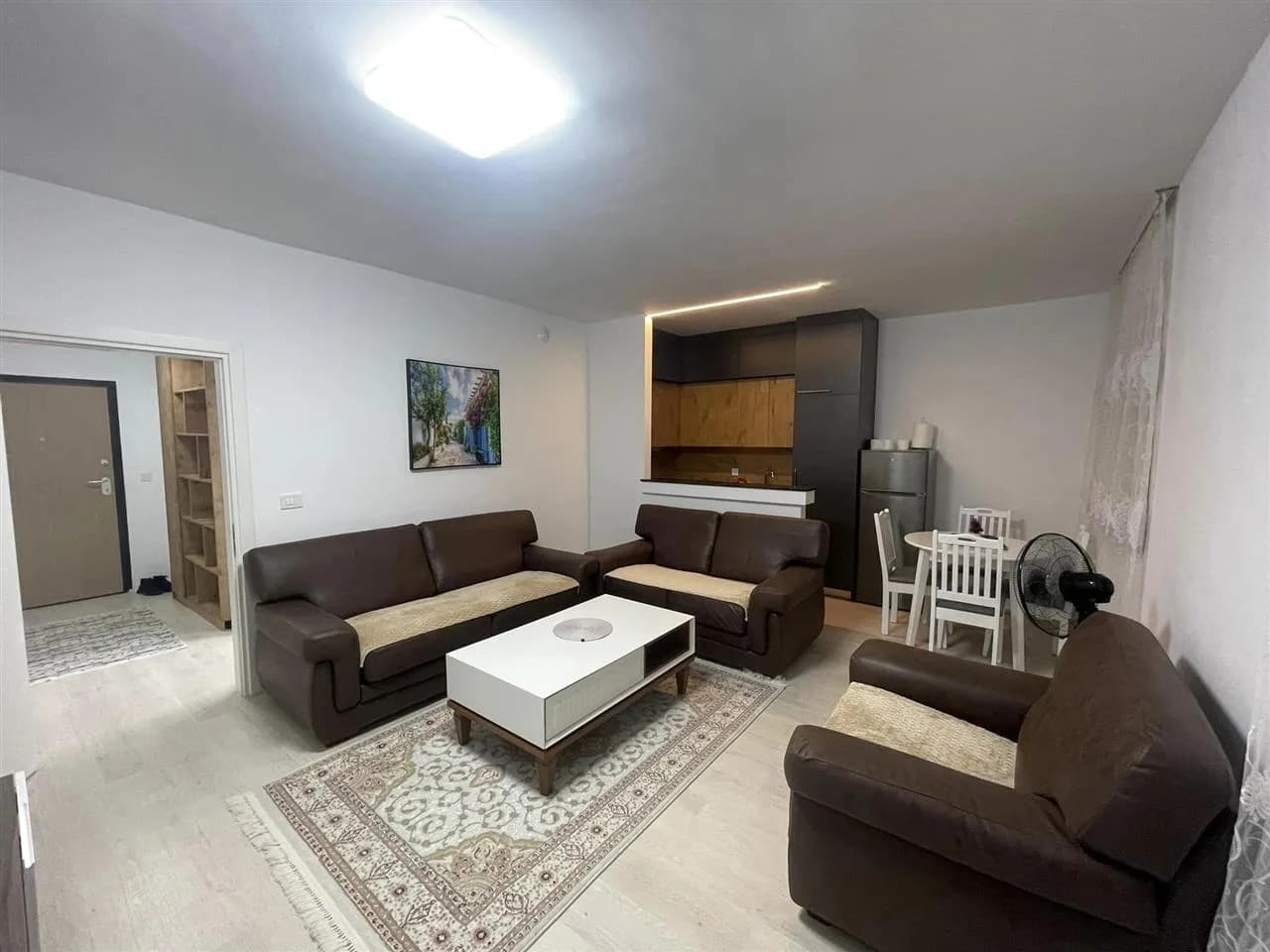 Banesë 1+1 me qira, mbrapa QKUK-së, Rruga A — foto 2 nga 7