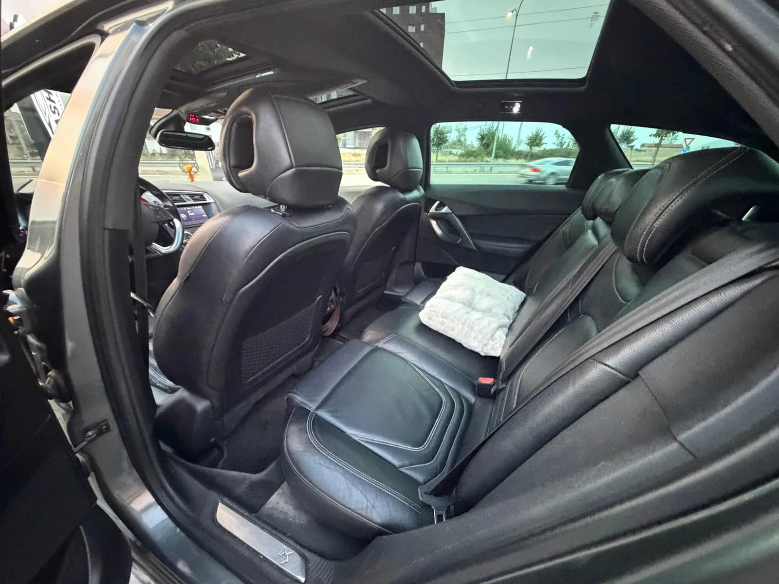 Citroën DS5 2012, 2.0, Naftë, Automatik — foto 2 nga 12
