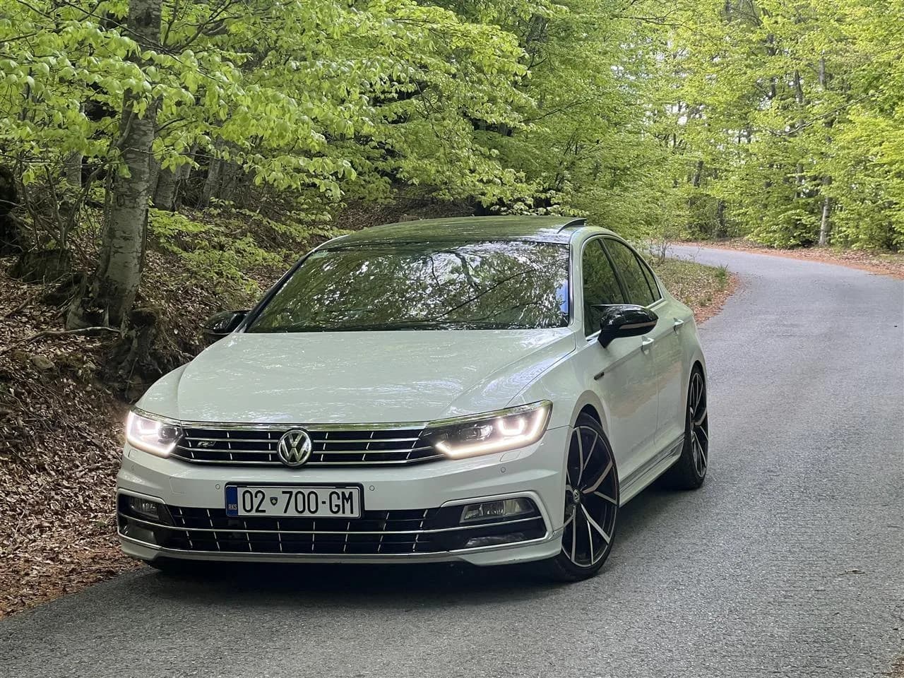 Volkswagen Passat B8 BiTDI, full ekstra — foto 1 nga 10