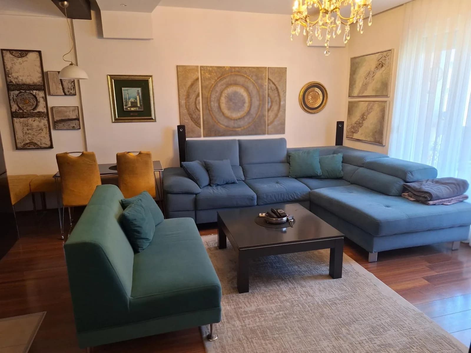 Mobilje te ndryshme — foto 1 nga 4