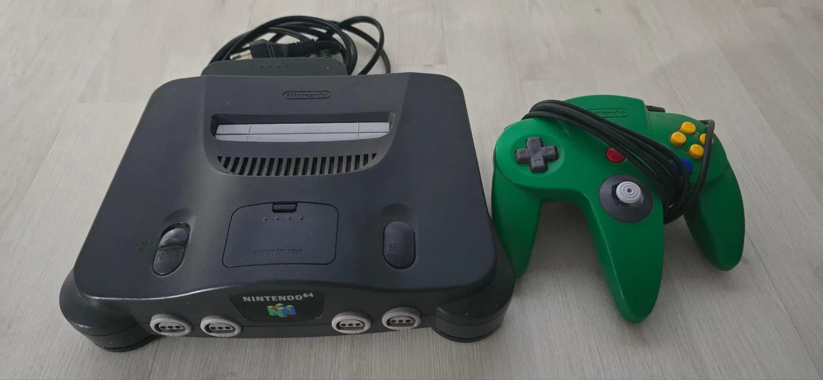 Nintendo 64 — foto 1 nga 2