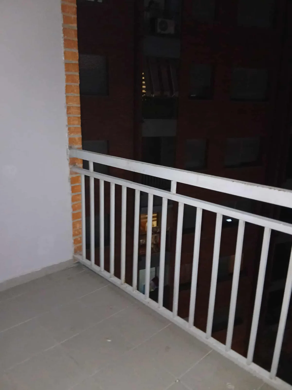 Banesë 3+1 me qira në lagjen Kalabria — foto 2 nga 11