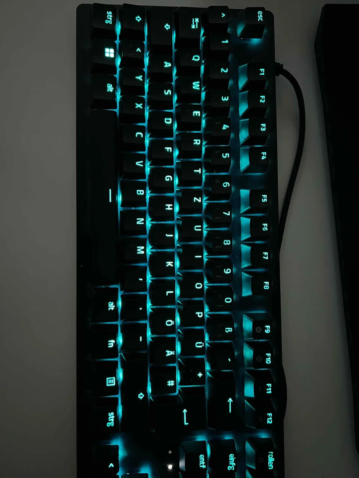Razer Huntsman V2 — tastierë gaming, DE Layout — foto 1 nga 10