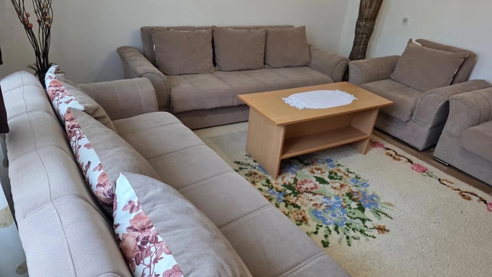 Shes mobilje për sallon (komplet ose ndamas) — foto 2 nga 4