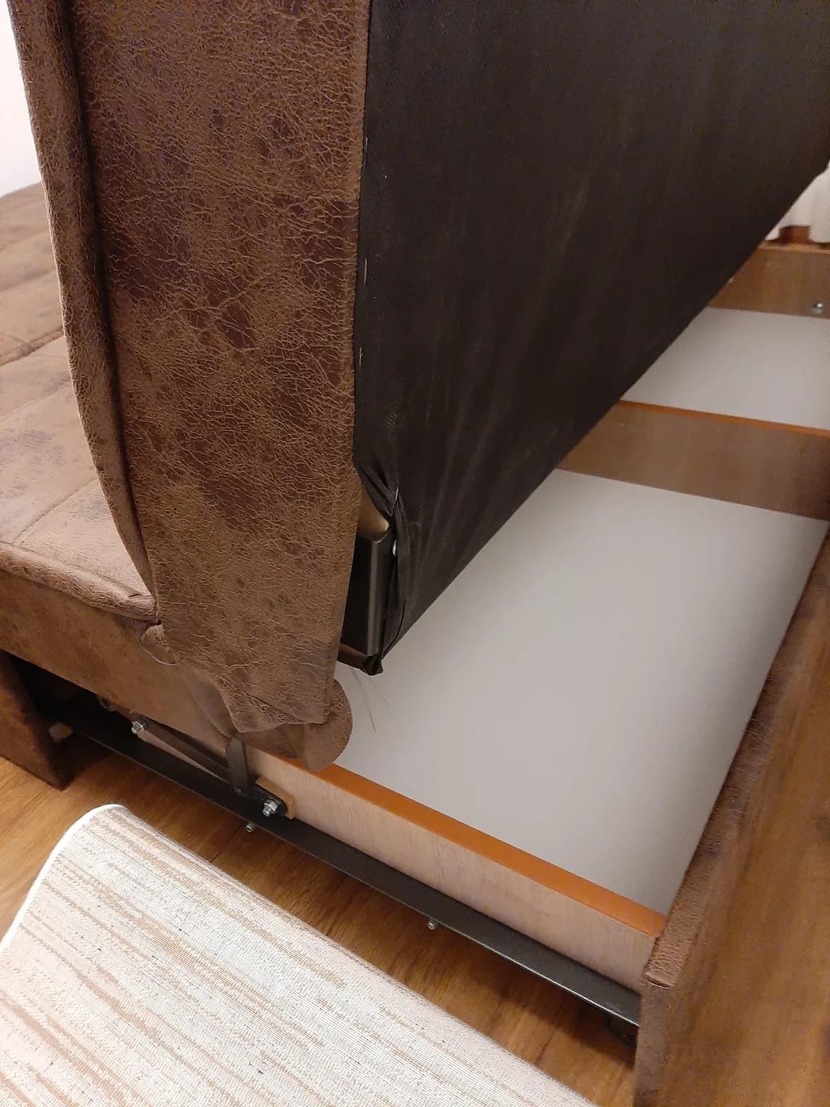Divan që hapet — foto 2 nga 3