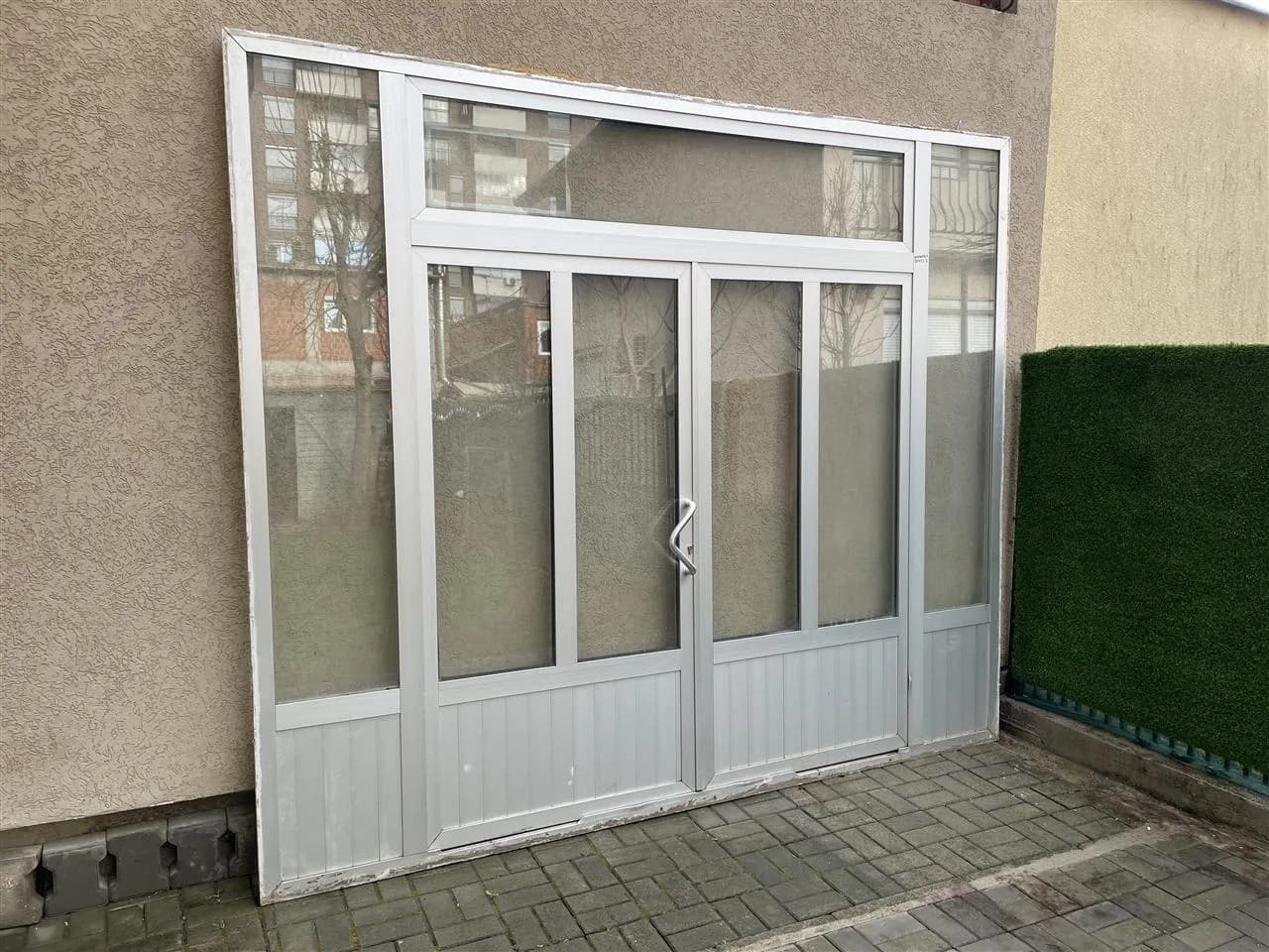Set dyersh dhe dritare prej alumini (profil i rëndë) - 3 m x 2.55 m — foto 1 nga 2