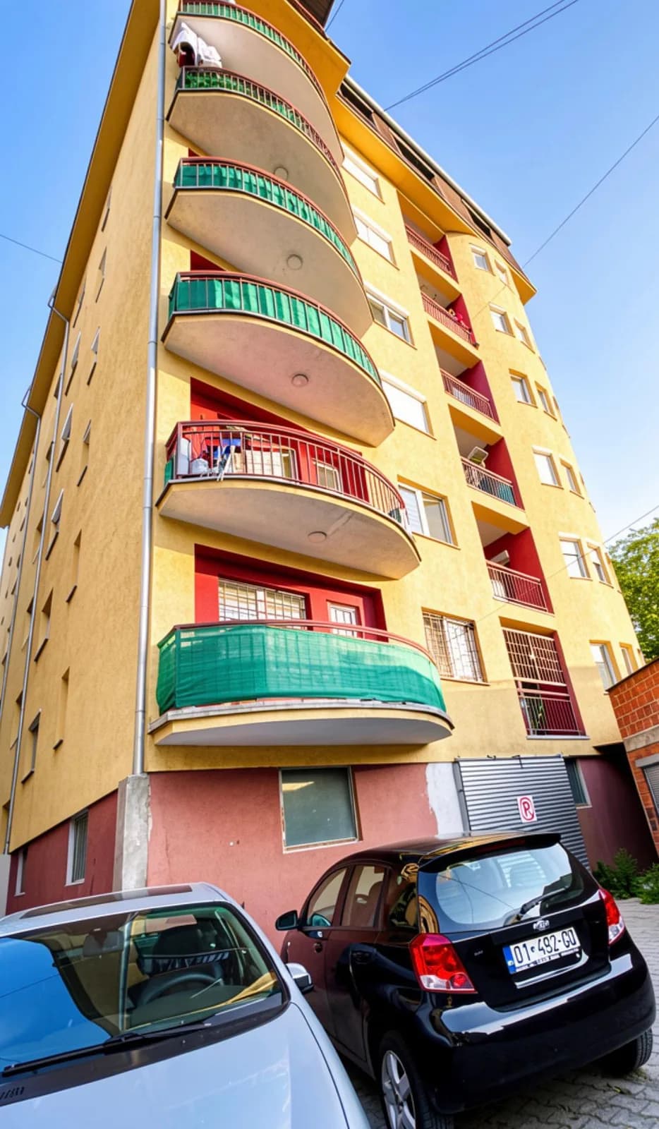 Banesë 3+1 me qira — foto 1 nga 8